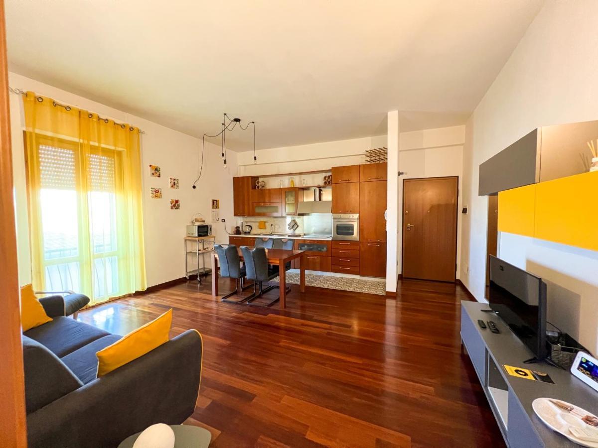 A Serenai - Elegante Appartamento In Centro Oristano Exteriör bild